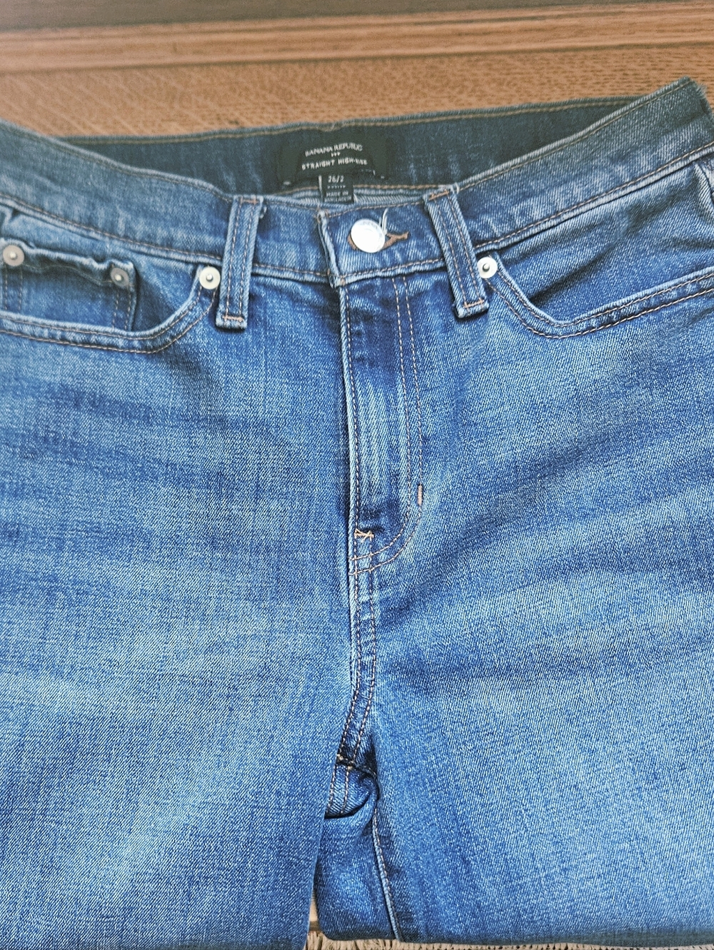 Banana Republic Straight Leg Jeans in Medium Blue Petite Size